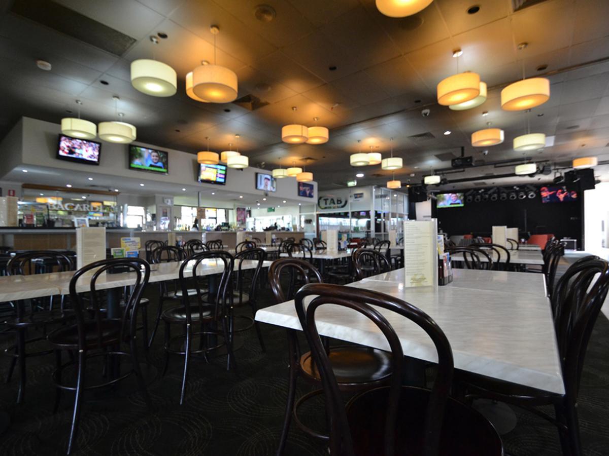 The Oaks Hotel Motel Albion Park Exterior foto