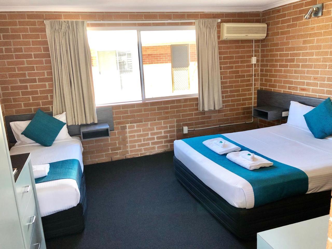 The Oaks Hotel Motel Albion Park Exterior foto